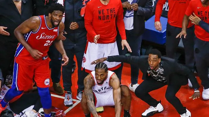 Kawhi Leonard hitting buzzer beater shot