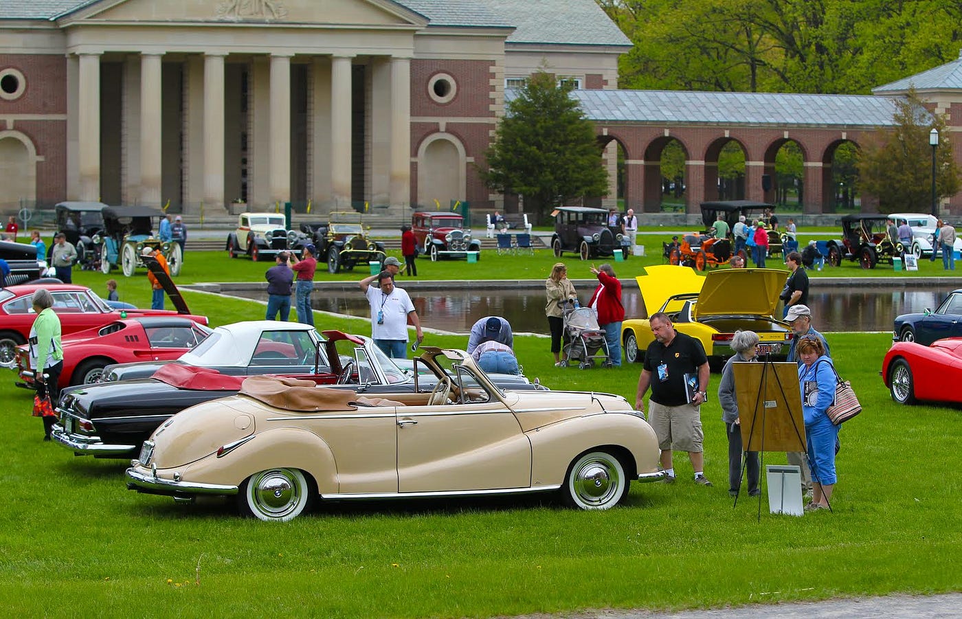 Image of past Vintage Carshow hosted by Phantasma Vehicles