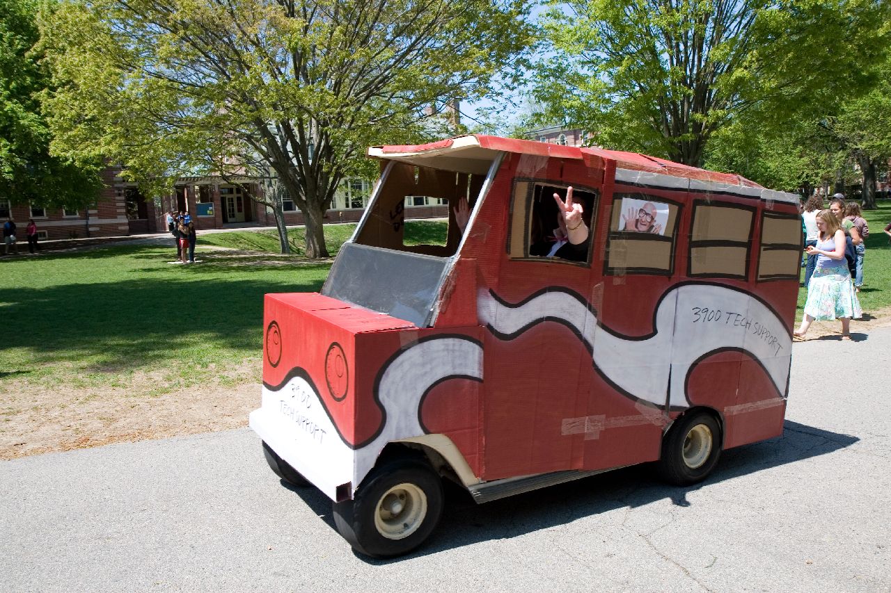 Golf cart in Thesis Parade