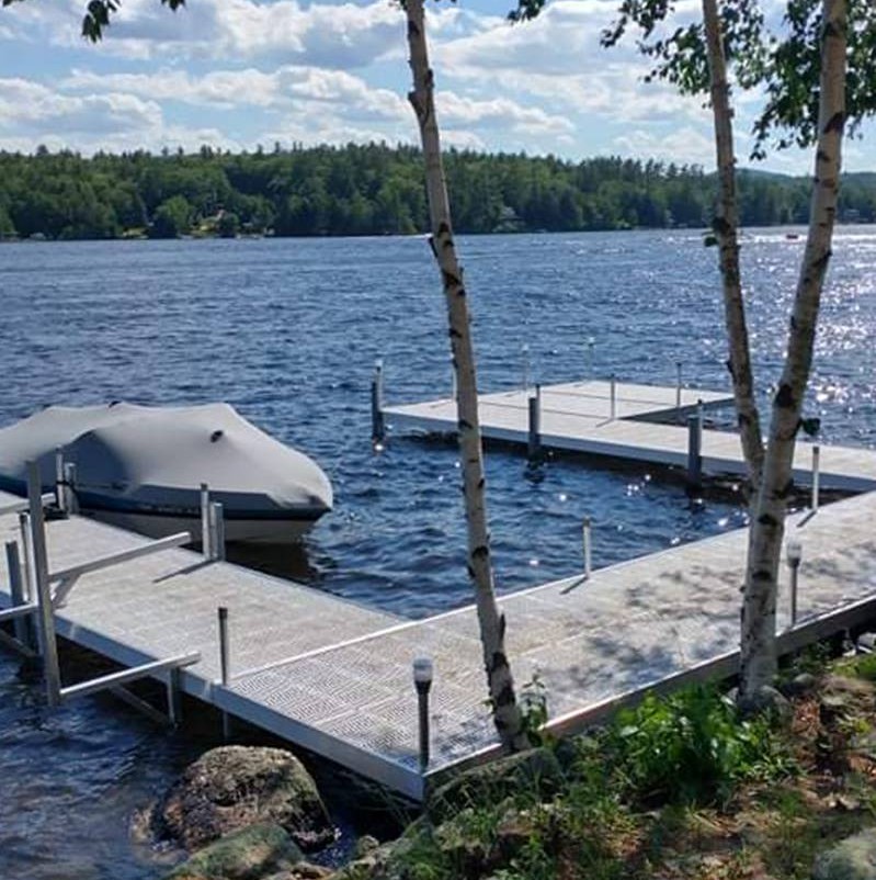 U-shped dock with boat attached